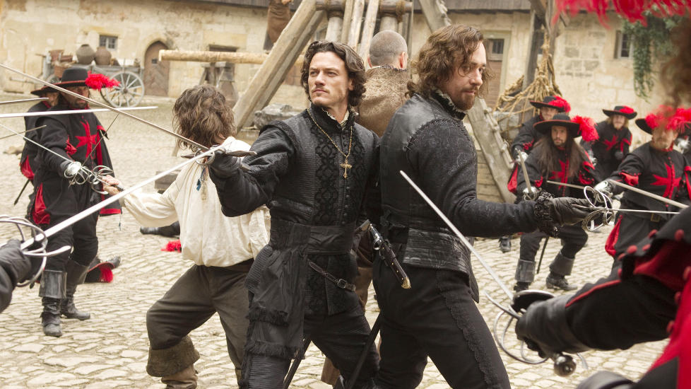 OMRINGET: Halvveis ut i gruppefektekampen begynte Harald Klungtveit � tenke at � wallraffe 1600-tallets Paris var en d�rlig id�.