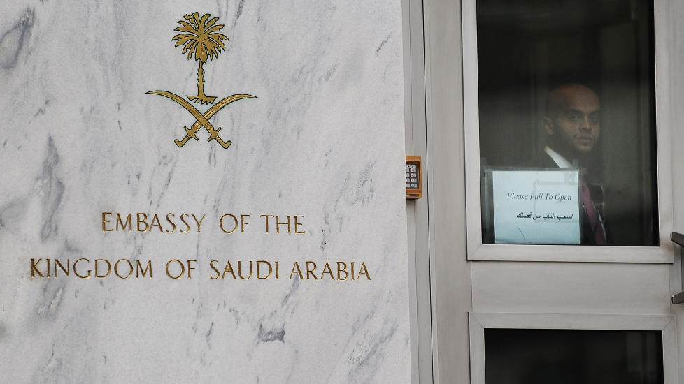 - VILLE DREPE AMBASSAD�REN: N� er sikkerheten ved Saudi-Arabias ambassade �kt betraktelig. Foto: AFP/Jewel Samad/Scanpix