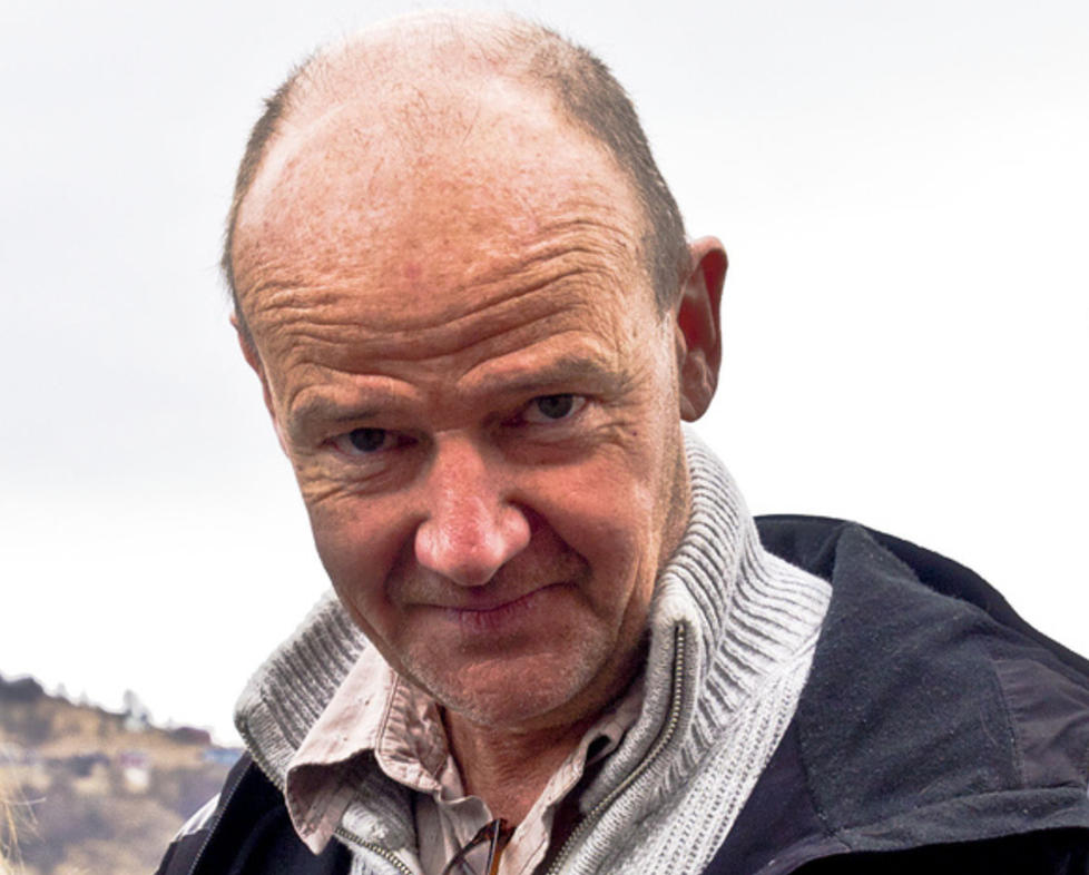 GRENSEL�S: Jon Balke er en leken musiker som lar mange str�mmer flyte sammen i Batagraf-ensemblet. P� den nye plata er det s�rlig forholdet mellom ord/tekst og rytmer som utforskes. FOTO: TERJE MOSNES