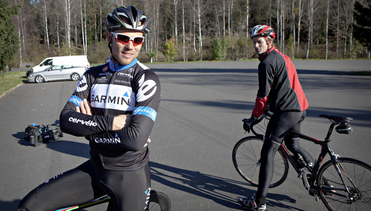 INSPIRERER: Programleder Jon Almaas sier at rumpa til Thor Hushovd gj�r at han f�r lyst til � begynne � sykle igjen. Foto: Lars Eivind Bones / Dagbladet