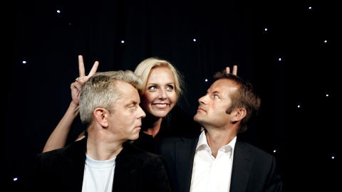 P� TV: Jon Almaas gj�r st�rre suksess som programleder enn som sykkelduellant. Her med �Nytt p� nytt�-kollegene Knut N�rum og Linn Sk�ber. Foto: Henning Lilleg�rd / Dagbladet