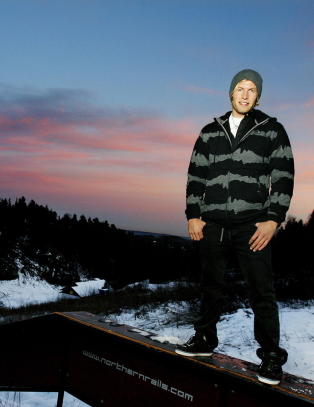 - Plutselig pekte ankelen ut i 90 graders stilling
