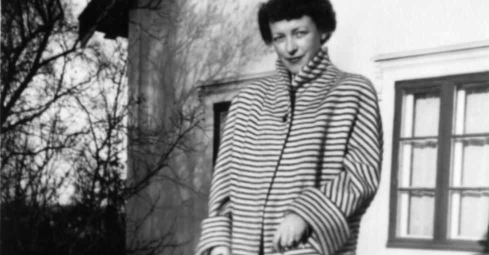 DOBBELTAGENTEN: Dagmar Lahlum spilte rollen som dobbeltagent og ble d�mt for landssvik. Sannheten om henne kom fram f�rst �tte �r etter hennes d�d i 1999. Illustrasjon fra boken