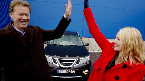  LYSPUNKT:  Saab 9-3X ble i 2009 k�ret til lesernes favorittbil. Fagjuryen valgte det samme �ret Toyota Prius som ��rets Bil�. Foto: KRISTER S�RB�