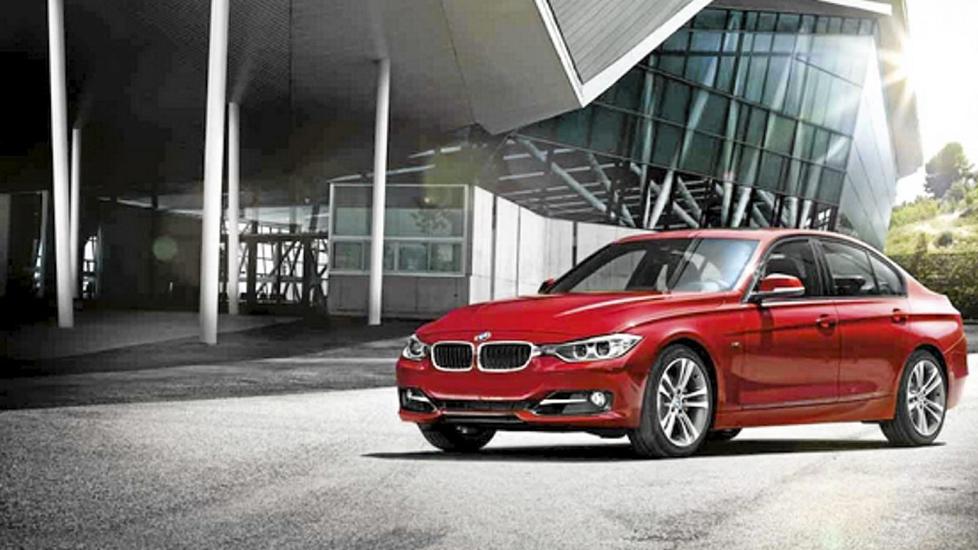 SLANK: Det er en slankere og mer elegant sedan-versjon av BMW som n� slippes l�s p� veiene. Foto: Produsenten