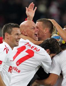- Da Podolski scoret det andre m�let skj�nte jeg at den neste uka blir fin