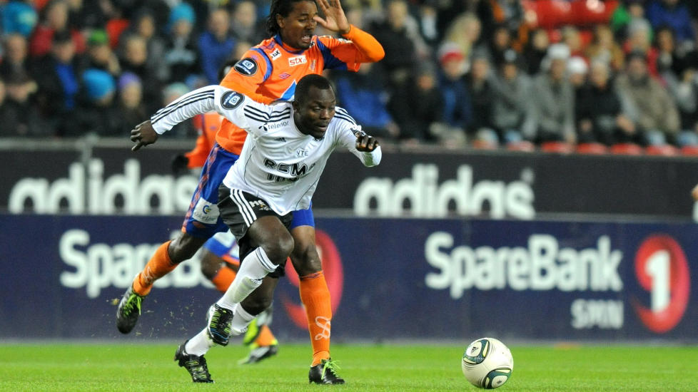 BERGET UAVGJORT: John Chibuike og Rosenborg berget ett poeng hjemme mot Aalesund. Foto: Ned Alley / Scanpix