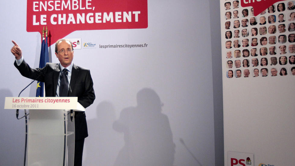 PRESIDENTKANDIDAT: De forel�pige resultatene viser at Fran�ois Hollande har f�tt 56 prosent av stemmene. I dag innr�mmet lederen av Sosialistpartiet Martine Aubry nederlaget, og stiller seg bak den tidligere rivalen Hollande som sosialistenens kandidat til � vippe president Nicolas Sarkozy ut av presidentstolen.  Foto: Jacques Demarthon/AFP PHOTO