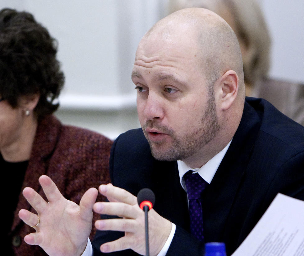 - HAN HOLDT IGJEN INFORMASJON:Kontroll- og konstitusjonskomiteens leder, Anders Anundsen (Frp), sier han vil g� inn for at Audun Lysbakken m� komme til Stortinget for � forklare seg. Foto: Gorm Kallestad / Scanpix