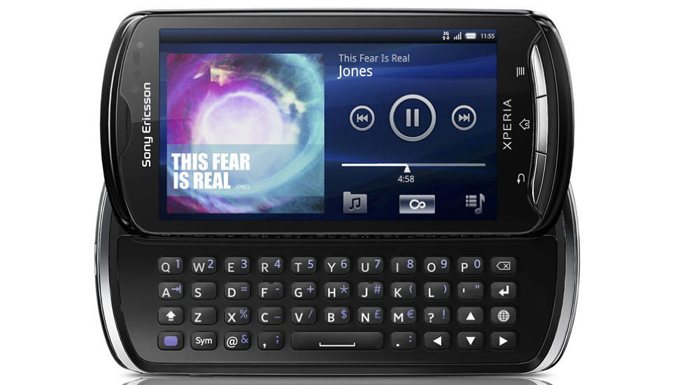 SMART MED TASTER: Xperia Pro er en Android-telefon med utskyvbart fulltastatur. Foto: Sony Ericsson