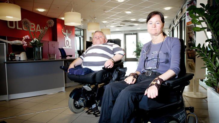 BEKLAGELIG: - At noen oppfatter at arbeidsledere opptrer som �sm�konger� er veldig beklagelig og vi ser her at vi b�r intensivere arbeidet med � f�lge opp v�re arbeidsledere i forhold til hva som er godt lederskap, sier daglig leder i Uloba, Vibeke Mar�y Melstr�m. Her sammen med seniorr�dgiver Knut Flaaum (t.v.). Foto: EIRIK HELLAND URKE/DAGBLADET