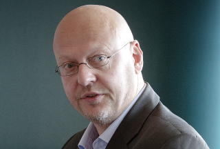 TOALETTSAKER: Fungerende ekspedisjonssjef Andreas Skulberg i Justisdepartementet understreker at fangenes dagpenger skal g� til toalettsaker og andre n�dvendigheter. 
Foto: Linn Cathrin Olsen / SCANPIX