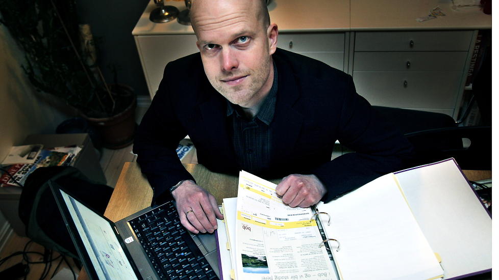 STILLER P� NETTM�TE: Dagbladets egen �konomijournalist, Hallgeir Kvadsheim, svarer p� skattesp�rsm�l i dag. Med p� laget er Skattebetalerforeningen, Skatteetaten og Norsk Presseforbund. Foto: Jacques Hvistendahl / Dagbladet