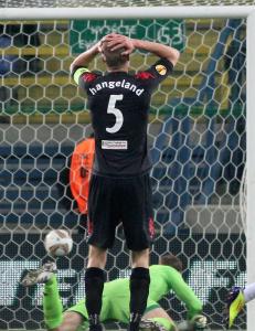 Hangeland kaptein da Fulham tapte