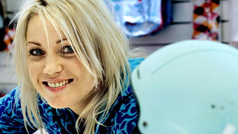 DESIGNSUKSESS: Kari Traa (37) designer alt fra jakker, bukser, gensere, ullundert�y og sportst�y. Foto: Mette M�ller / Dagbladet