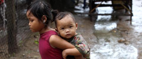 60 savnet i Burma etter styrtflom