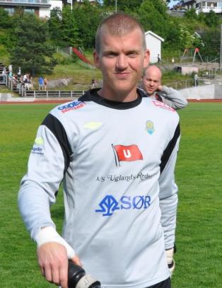 Melkebonden Knut (25) er god for 650 millioner