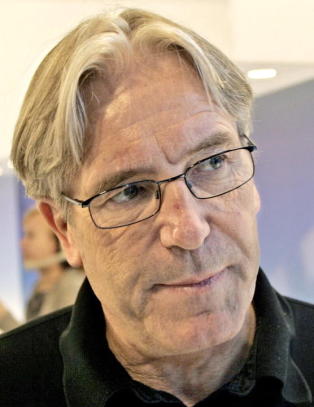 De prater hele veien til banken