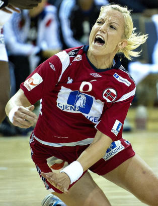 Herrem og L�ke kontret Tunisia i senk