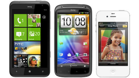 STOR: Skjermen p� 4,7 tommer gj�r HTC Titan litt st�rre enn mobiler flest. Her sammen med HTC Sensation (4,3 tommer) og iPhone 4S (3,5 tommer). Foto: HTC