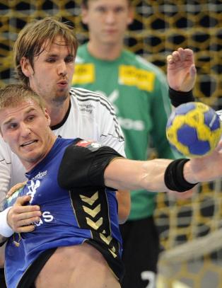 Myrhol hyllet med trampeklapp i comebacket