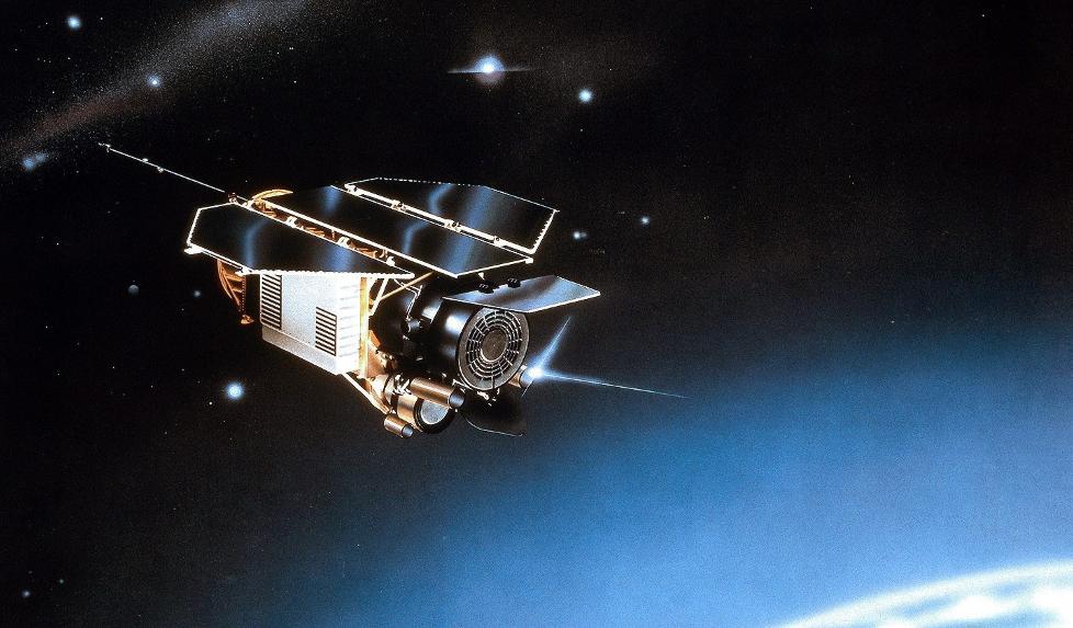 ROSAT: Er forkortelsen for Roentgensatellit. Den er b�de satelitt og r�ntgenteleskop og har v�rt i bane rundt jorden siden 1. juni 1990. Satelitten er tysk og sendt opp av det tyske romfartsprogrammet.FOTO: EPA/EADS ASTRIUM