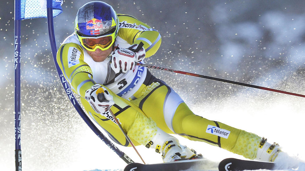 FALT TILBAKE: Aksel Lund Svindal l� godt an etter f�rste omgang av storslal�mpremieren i S�lden, men falt tilbake i finaleomgangen og endte p� 12. plass.Foto: SCANPIX/AFP PHOTO/JOE KLAMAR