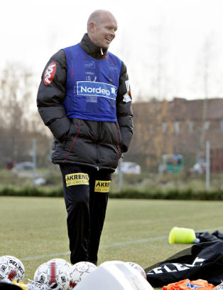 - Ser for meg at Berg
blir med videre