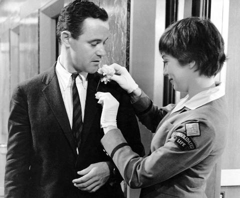 Klassisk: Shirley MacLaine spilte mot Jack Lemmon i filmen Ungkarsleiligheten.