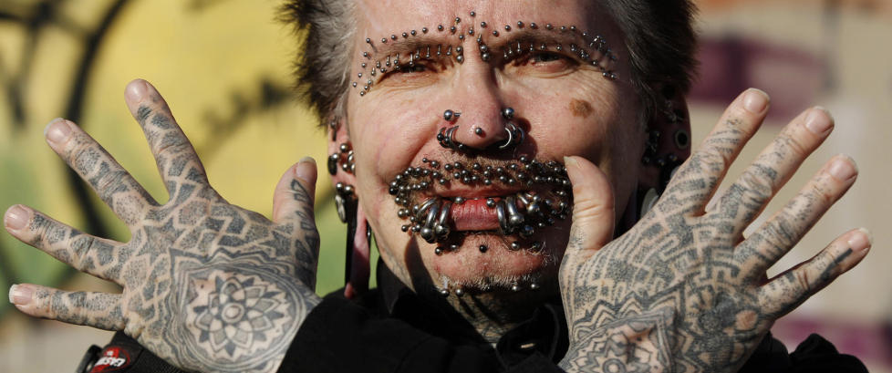 Rolf (53) har flest piercinger i hele verden
