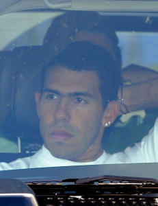 Tevez vurderer � saks�ke Mancini for �rekrenkelser