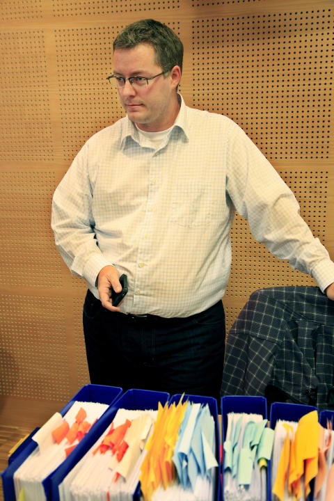 - ALDRI OPPLEVD MAKEN: R�dgiver for LNU, Lasse Narjord Thue, forklarte seg i dag i Haugaland tingrett under sakens tredje dag i retten. Foto: Jacques Hvistendahl