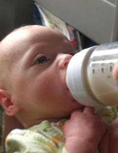 - Hvor tidlig er det forsvarlig � ha med en nyf�dt p� flyet?