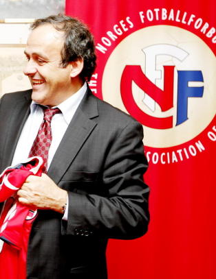 Platini skal p� cupfinalene