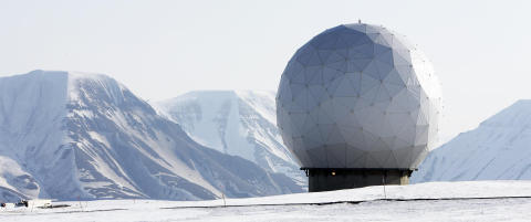 Kina nekter for å ha hacket amerikanske satellitter som styres fra Svalbard
