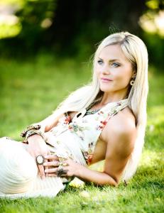 - Vi er jo mann og kvinne, og kan ikke gj�re alt p� lik linje