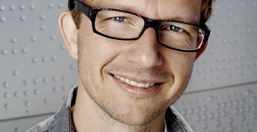 FRA BYR�KRATIET: Carl Johansen debuterer med en roman fra Handels- og n�ringsdepartementet. Foto: Adrian �hrn Johansen/Dagbladet