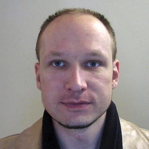 NYTT BILDE: Politiet friga i g�r et nytt bilde av Anders Behring Breivik, mannen som har innr�mmet � ha drept 77 personer i terrorangrepene i Regjeringskvartalet og Ut�ya 22. juli. Foto: Politiet