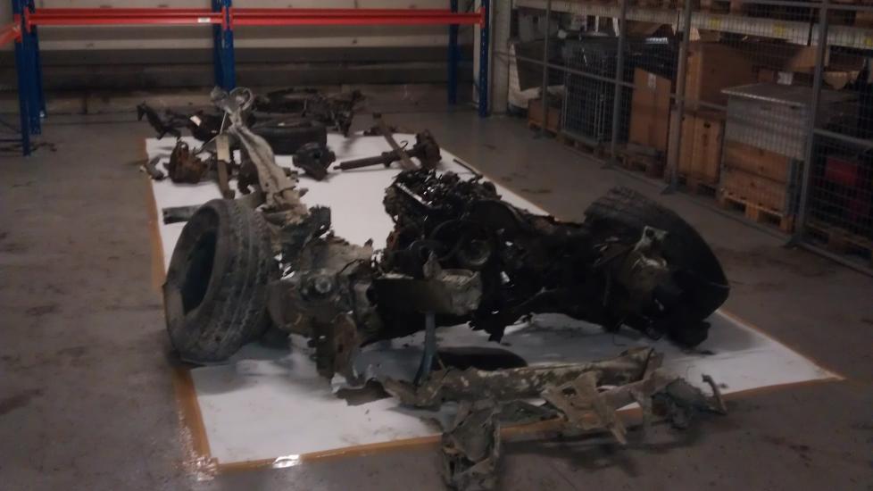 RESTENE: Politiet frigir i dag bilder av delene de har funnet fra bombebilen som Anders Behring Breivik plasserte utenfor regjeringskvartalet den 22. juli. Foto: Politiet