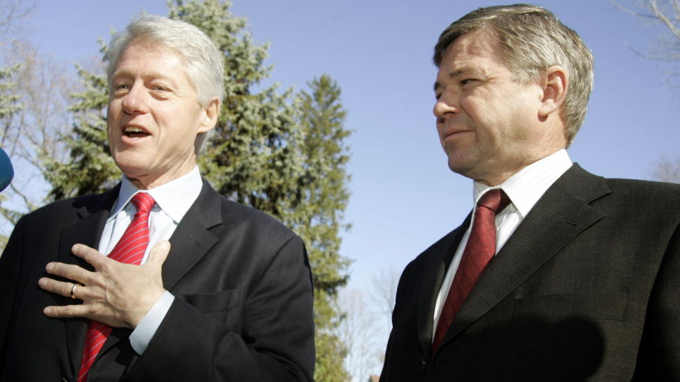 KOMMER TIL NORGE: Bill Clinton kommer til Norge tirsdag neste uke. Her er han i Chappaqua sammen med Kjell Magne Bondevik.
Photo: �rjan F. Ellingv�g/ Dagbladet/ Corbis Sygma

NB: Ikke videresalg til All Over!