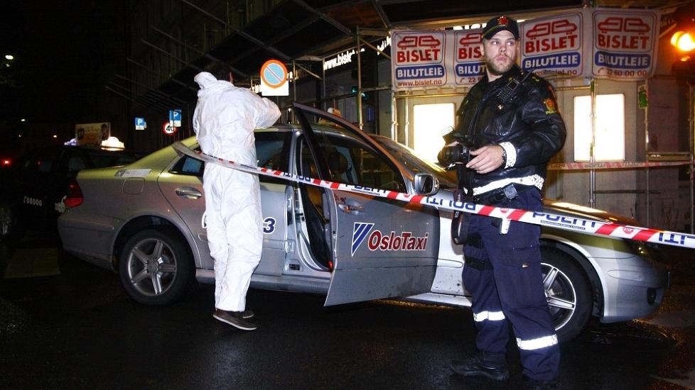 REDNINGSMANN: Taxisj�f�r Azhar Munir (38) kan ha reddet livet til en hardt knivskadd ung mann som kapret drosjen hans p� Bislett i natt. Foto: Svein Gustav Wilhelmsen