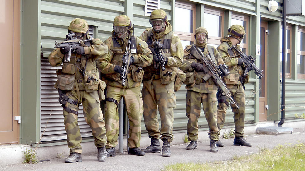 VINGESTEKKET: Heimevernet har ikke kapasitet til � m�te st�rre terroranslag, og f�r bare til � sikre et f�tall m�l i landet. Bildet viser den n� nedlagte heimevernsavdelingen HV-016. Foto: Heimevernet / Scanpix