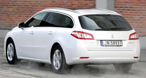 NUMMER 6: Den nye Peugeot 508 blander seg helt inn i tetstriden blant de store familiestasjonsvognene som koster fra ca. 300 000 kroner.