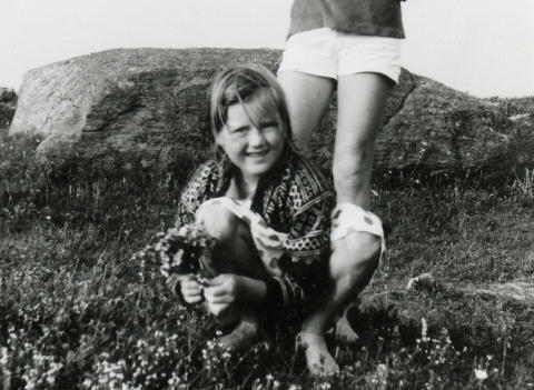 FLOWER POWER: Sju �r gamle Sofie nyter siste rest av frihet like f�r hun skal begynne i f�rste klasse.