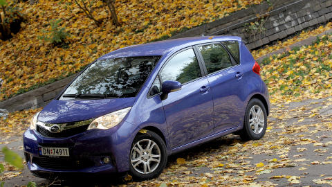  UTEN 4x4:  Subaru Trezia er Subarus minstemann, og er en h�ybygd sm�bil.
