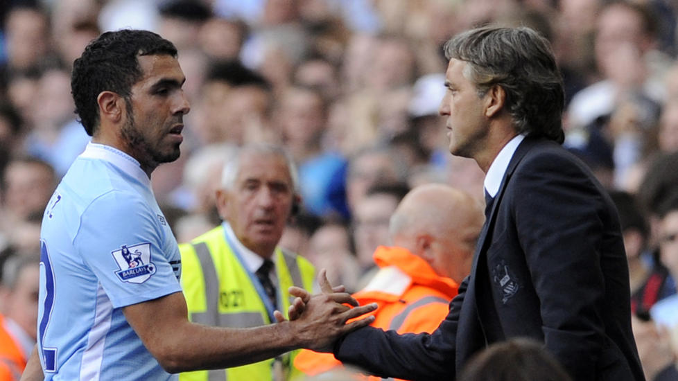 AKSEPT: Manchester City-sjef Roberto Mancini sier han godtar unnskyldningen til Carlos Tevez. Foto: REUTERS/Nigel Roddis