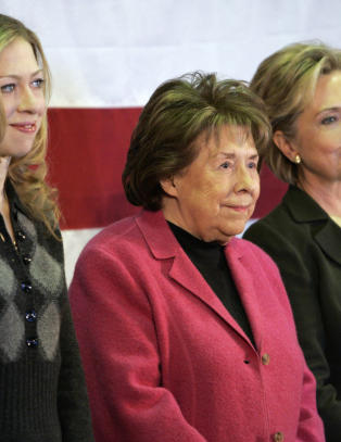 Hillary Clintons mor er d�d