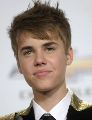 Fan hevder Justin Bieber gjorde henne gravid