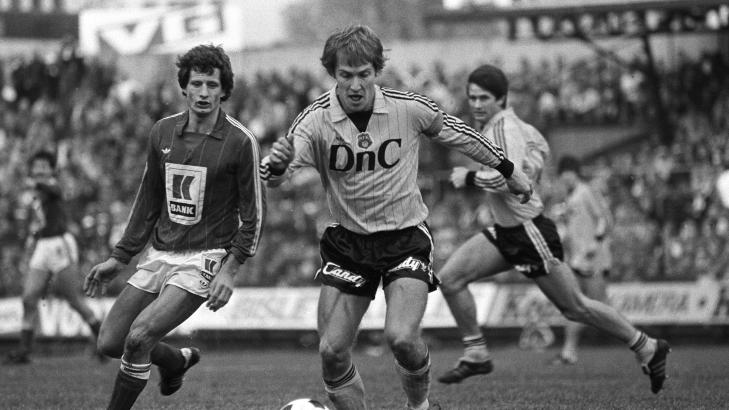 FINALEN: Dette bildet er fra cupfinalen mot V�lerenga i 1983 og styreleder Geir Hen�s i en yngre utgave. 
Foto: Bj�rn Sigurds�n / NTB / SCANPIX