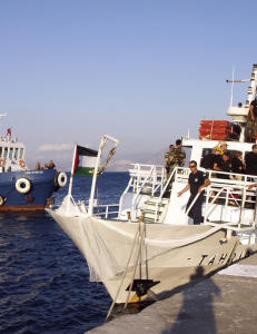 Israelske krigsskip p� vei mot pro-palestinsk konvoi